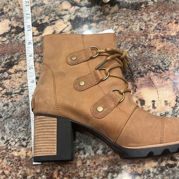 Sorel Addington Lace Up Block Heel Moto Suede Tan Boot NWT’S SZ 9 - Picture 10 of 13
